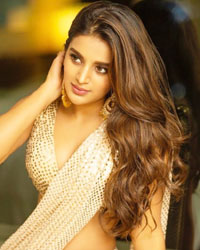 Nidhhi Agerwal